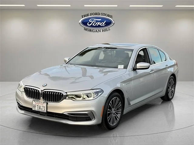 2019 BMW 5 Series 530e iPerformance RWD photo
