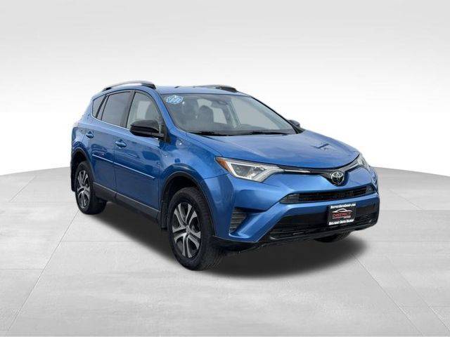 2018 Toyota RAV4 LE AWD photo