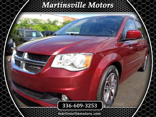 2017 Dodge Grand Caravan SXT FWD photo