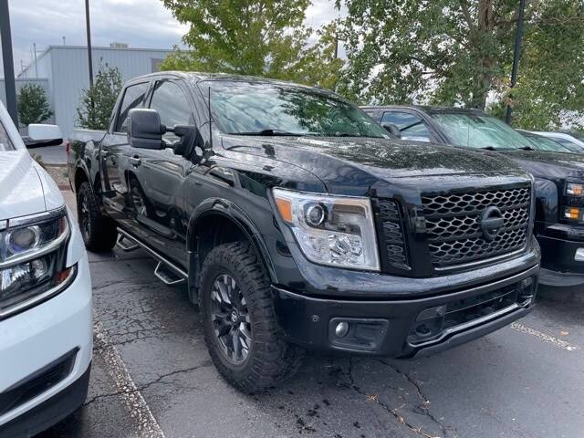 2018 Nissan Titan PRO-4X 4WD photo