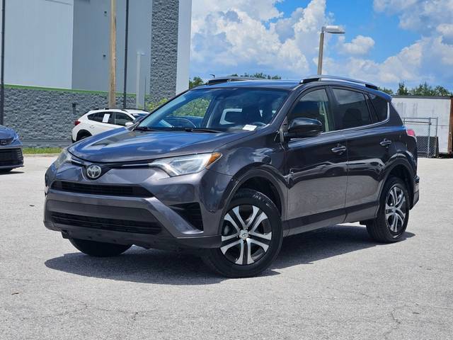 2018 Toyota RAV4 LE FWD photo