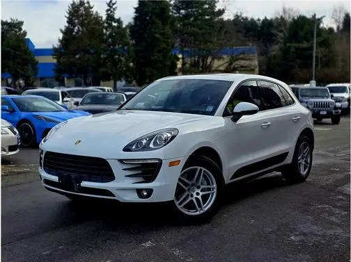 2018 Porsche Macan  AWD photo