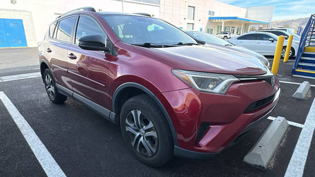 2018 Toyota RAV4 LE FWD photo