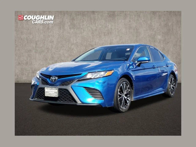 2019 Toyota Camry SE FWD photo