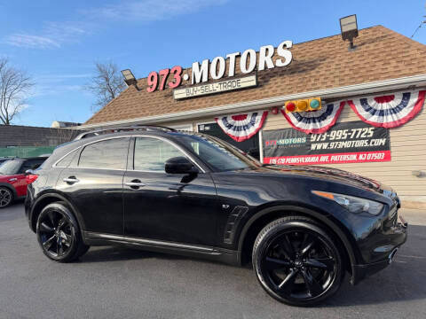 2016 Infiniti QX70  AWD photo