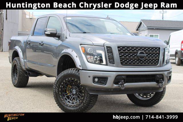 2018 Nissan Titan SV RWD photo