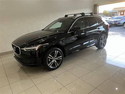 2019 Volvo XC60 Momentum AWD photo