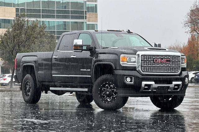 2019 GMC Sierra 3500HD Denali 4WD photo