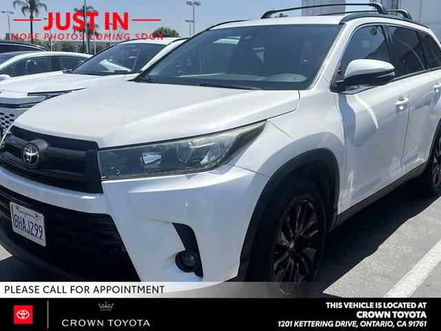 2019 Toyota Highlander SE FWD photo