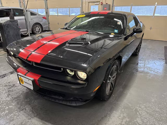 2019 Dodge Challenger SXT AWD photo