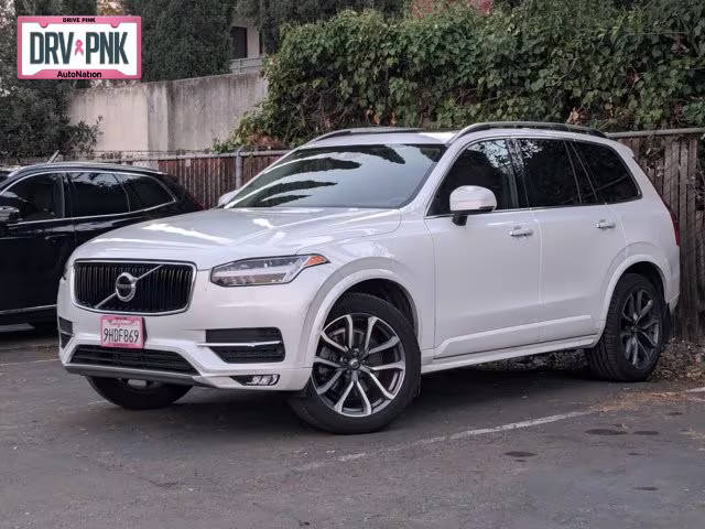 2019 Volvo XC90 Momentum AWD photo