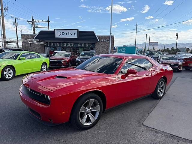 2019 Dodge Challenger SXT RWD photo