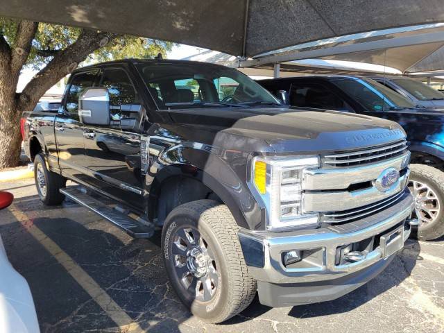 2019 Ford F-350 Super Duty LARIAT 4WD photo