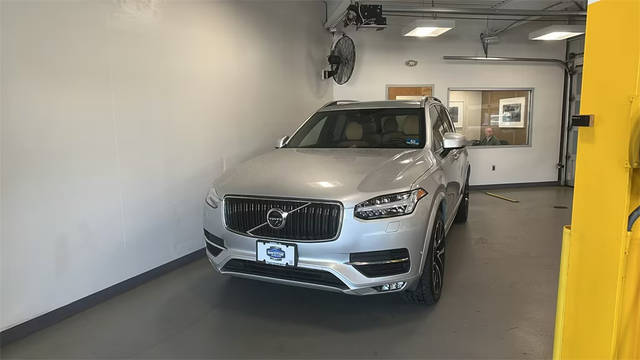 2019 Volvo XC90 Momentum AWD photo
