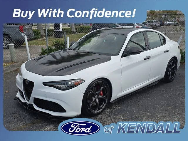 2019 Alfa Romeo Giulia Sport RWD photo