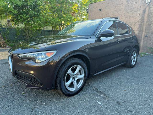 2019 Alfa Romeo Stelvio AWD photo