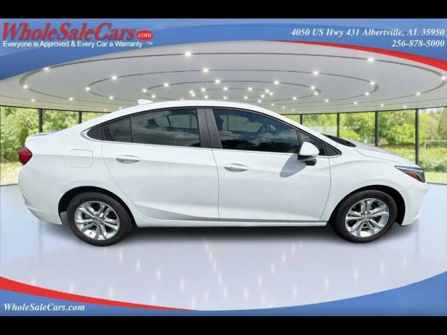 2019 Chevrolet Cruze LT FWD photo