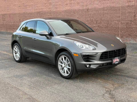 2018 Porsche Macan AWD photo