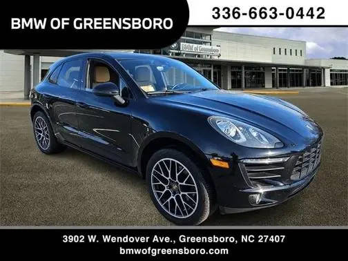 2018 Porsche Macan  AWD photo