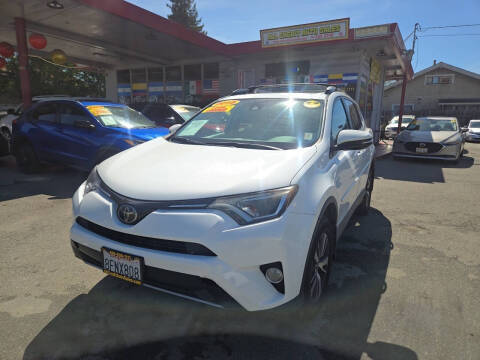 2018 Toyota RAV4 XLE FWD photo