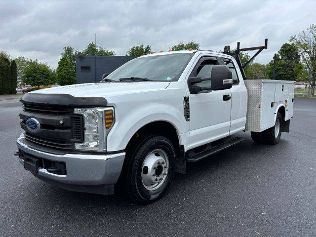 2019 Ford F-350 Super Duty XL RWD photo