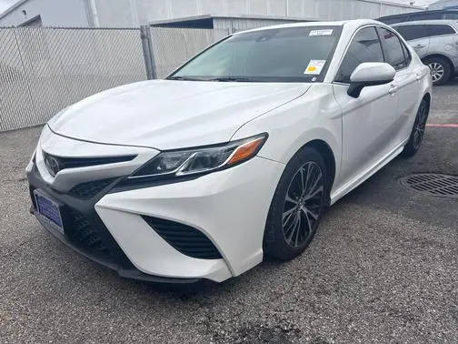 2019 Toyota Camry SE FWD photo