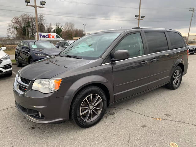 2017 Dodge Grand Caravan SXT FWD photo