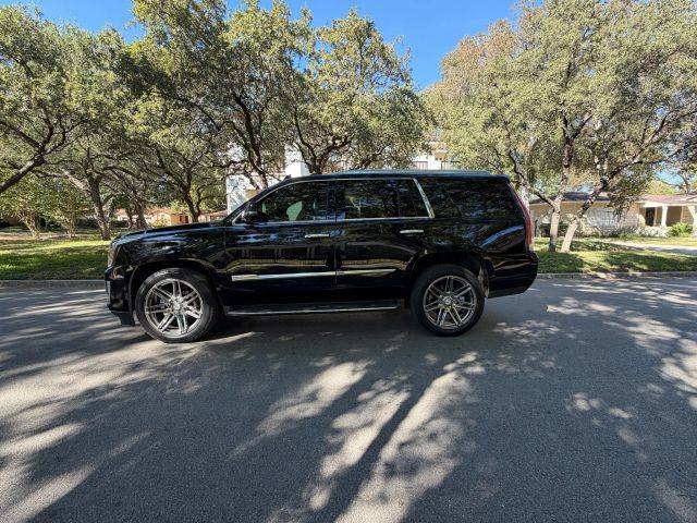 2016 Cadillac Escalade Luxury Collection RWD photo