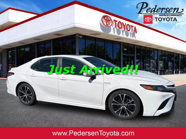 2019 Toyota Camry Hybrid SE FWD photo