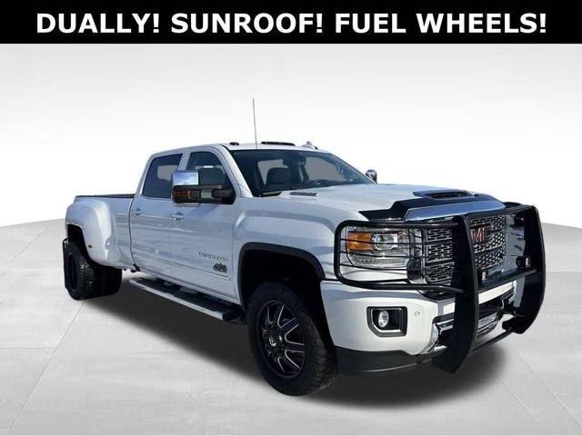2019 GMC Sierra 3500HD Denali 4WD photo