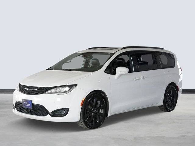 2019 Chrysler Pacifica Minivan Limited FWD photo