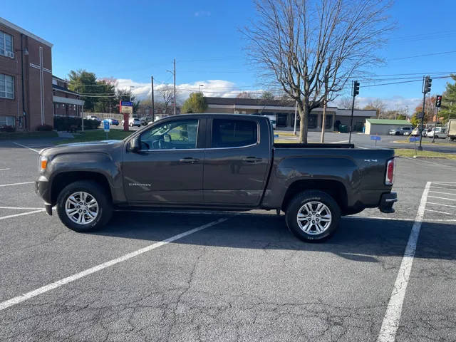 2019 GMC Canyon 4WD SLE 4WD photo