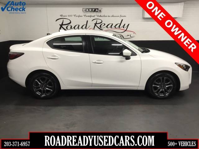 2019 Toyota Yaris LE FWD photo