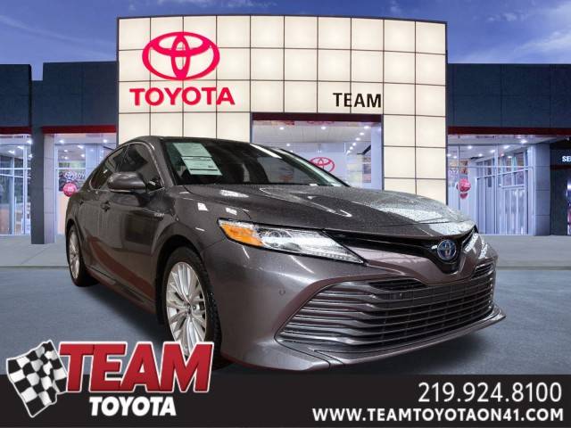 2019 Toyota Camry Hybrid XLE FWD photo