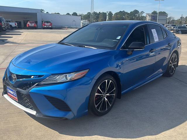 2019 Toyota Camry XSE FWD photo