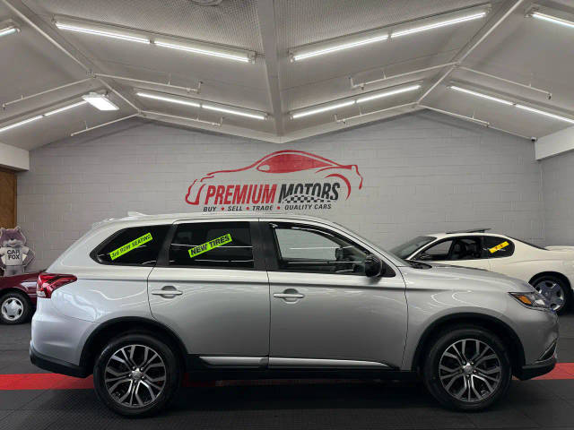 2018 Mitsubishi Outlander SE 4WD photo