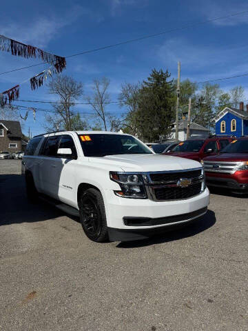 2018 Chevrolet Suburban LT 4WD photo