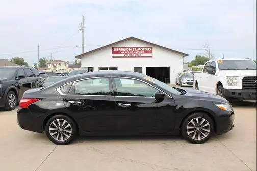 2017 Nissan Altima 2.5 SV FWD photo