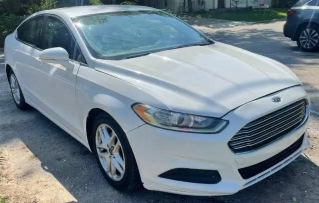 2015 Ford Fusion SE FWD photo