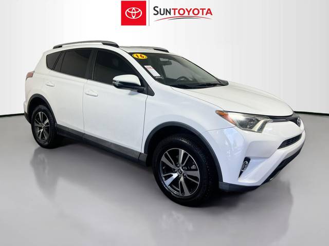 2016 Toyota RAV4 XLE FWD photo