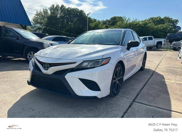 2018 Toyota Camry SE FWD photo