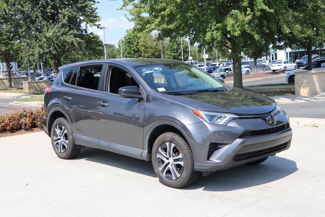 2018 Toyota RAV4 LE AWD photo