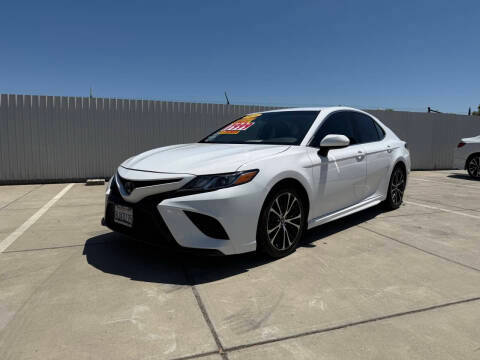 2019 Toyota Camry SE FWD photo