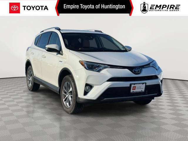 2018 Toyota RAV4 Hybrid XLE AWD photo