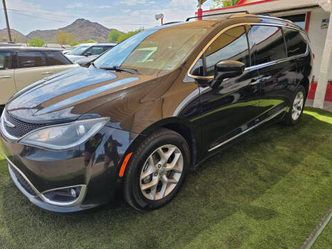 2019 Chrysler Pacifica Minivan Touring L Plus FWD photo