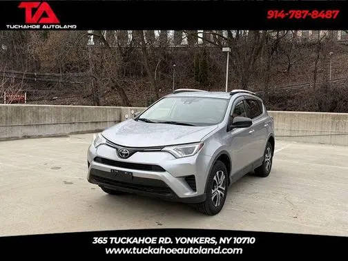 2018 Toyota RAV4 LE AWD photo