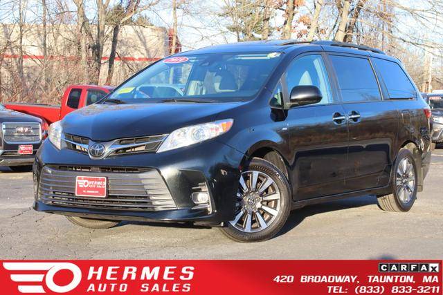 2019 Toyota Sienna XLE AWD photo