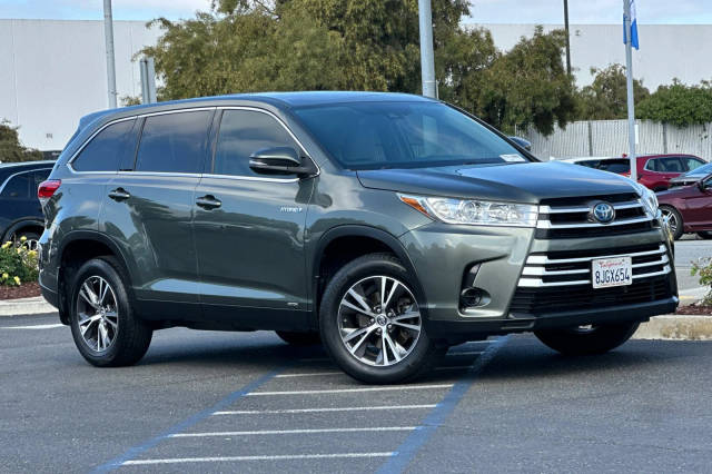 2019 Toyota Highlander Hybrid LE AWD photo