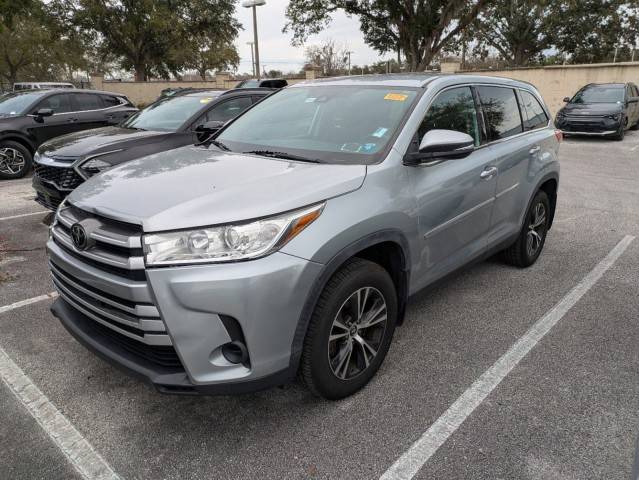 2019 Toyota Highlander LE AWD photo