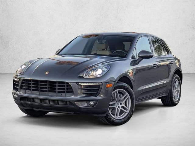 2018 Porsche Macan  AWD photo